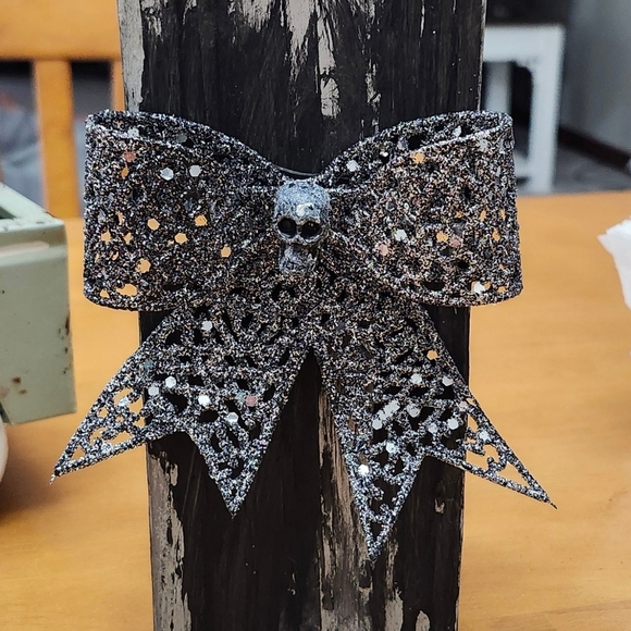 Halloween Wooden Skull Candle - Picture 1 of 2